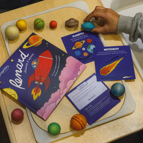 Livre interactif pour faire bouger les jeunes sur l'espace avec ces cartes d'exercices
