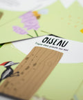 Carte d’apprentissage active printemps bilingue d'un oiseau sur un tronc d'arbre dès 3 ans pour pauses actives assises.