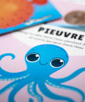 Carte d'apprentissage active thème sous l'océan avec une pieuvre bleue souriante pour apprendre à nager
