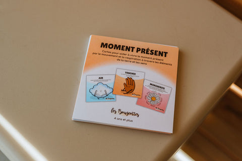 Cartes d'apprentissage avec des mouvements de yoga, étirements et respiration pour la pleine conscience et le moment présent de Les Bougeottes