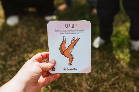 Cartes de yoga pour enfant de la posture de la chaise de Les Bougeottes