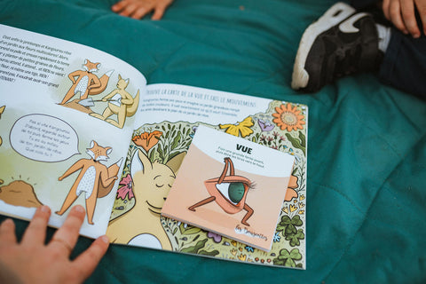 Livre interactif qui fait bouger les enfants durant la lecture grâce à des cartes de mouvement sur le thème de la pleine conscience et du moment présent à travers le jardinage.